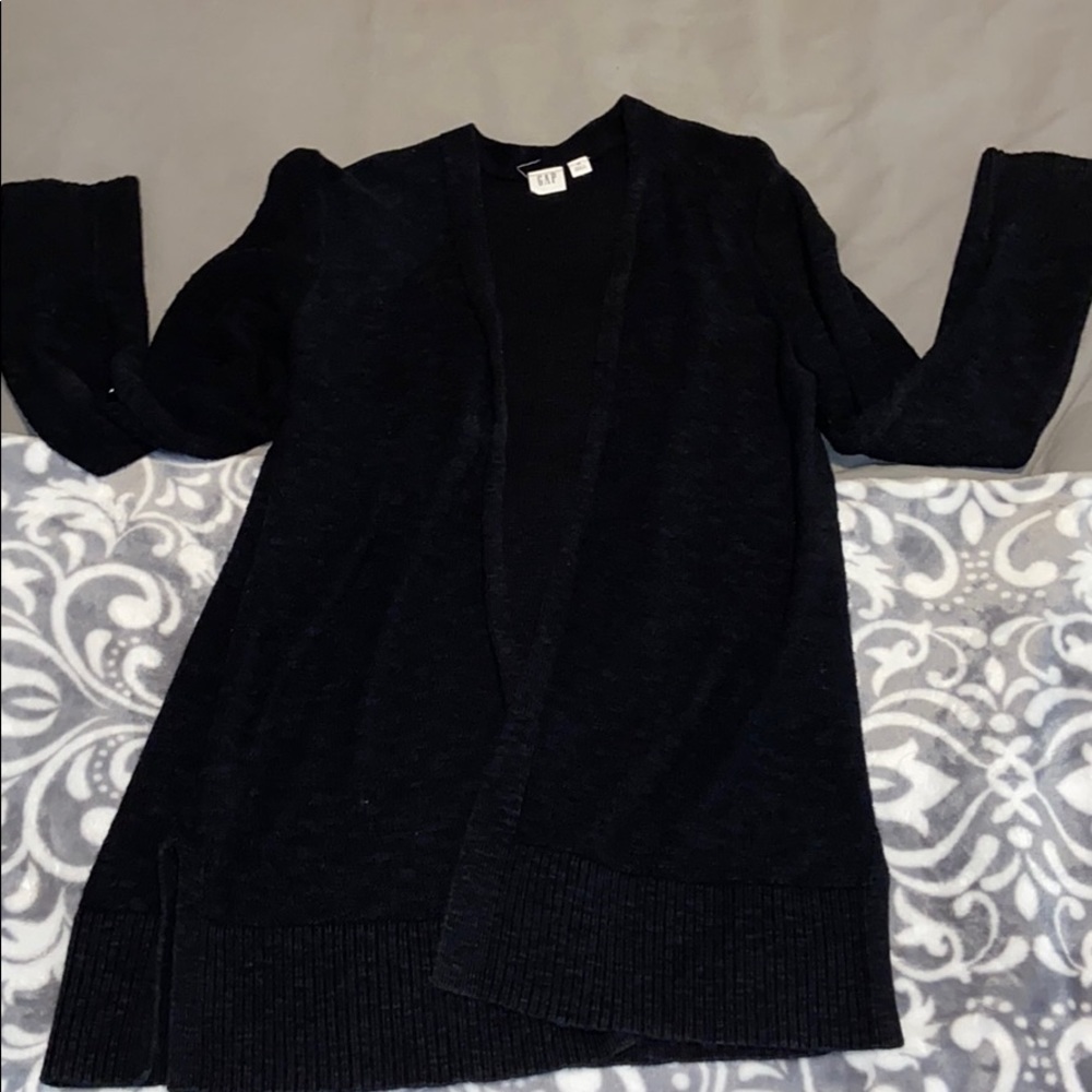 BLACK SWEATER